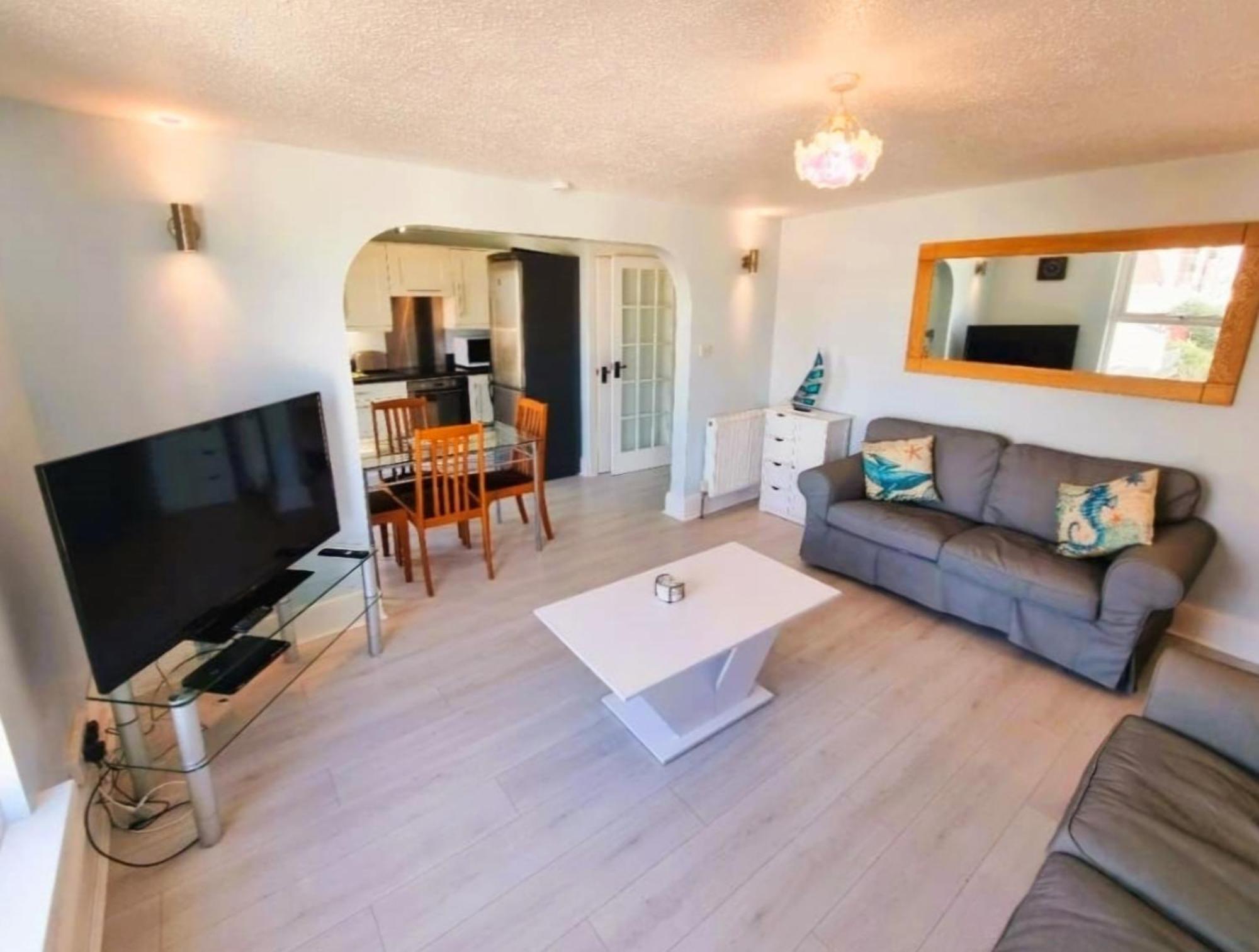 Sea Views, Big 2 Bed Flat Close To Beach & Harbour Ilfracombe Exterior photo